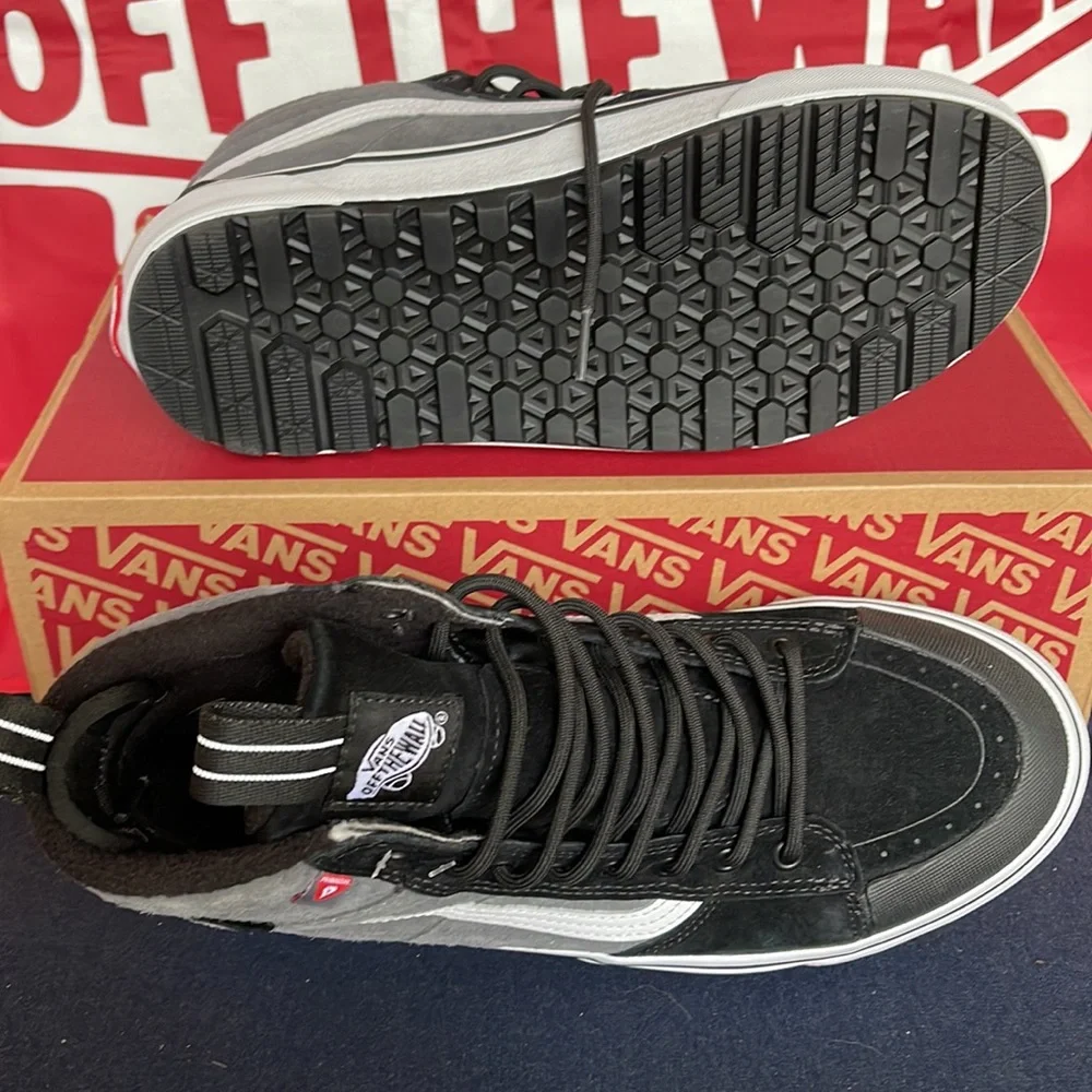 Vans Sk8-Hi Mte-2
Pewter/Black
VNOA5KYCPBQ
Men’s boots - sneakers - Picture 6 of 16